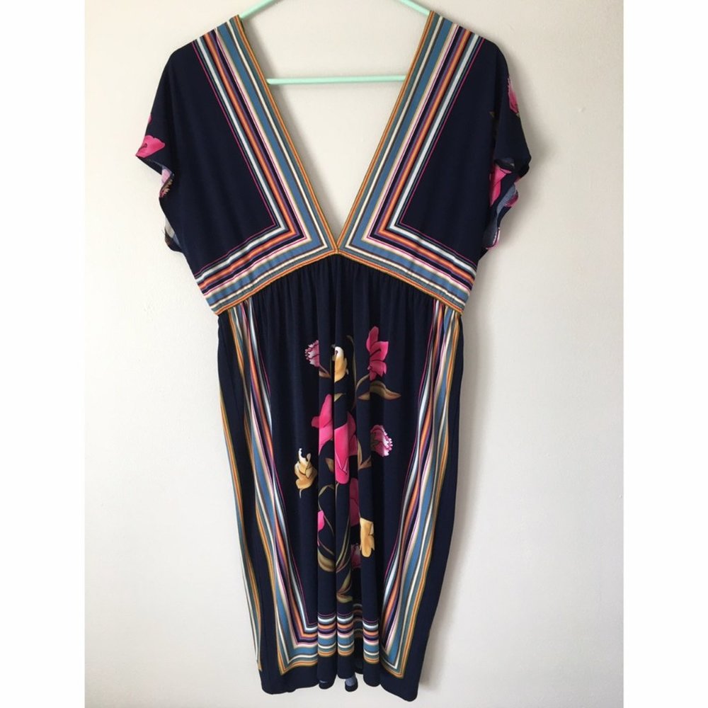 Forever 21 Navy Floral Plunging V-Neck Dress